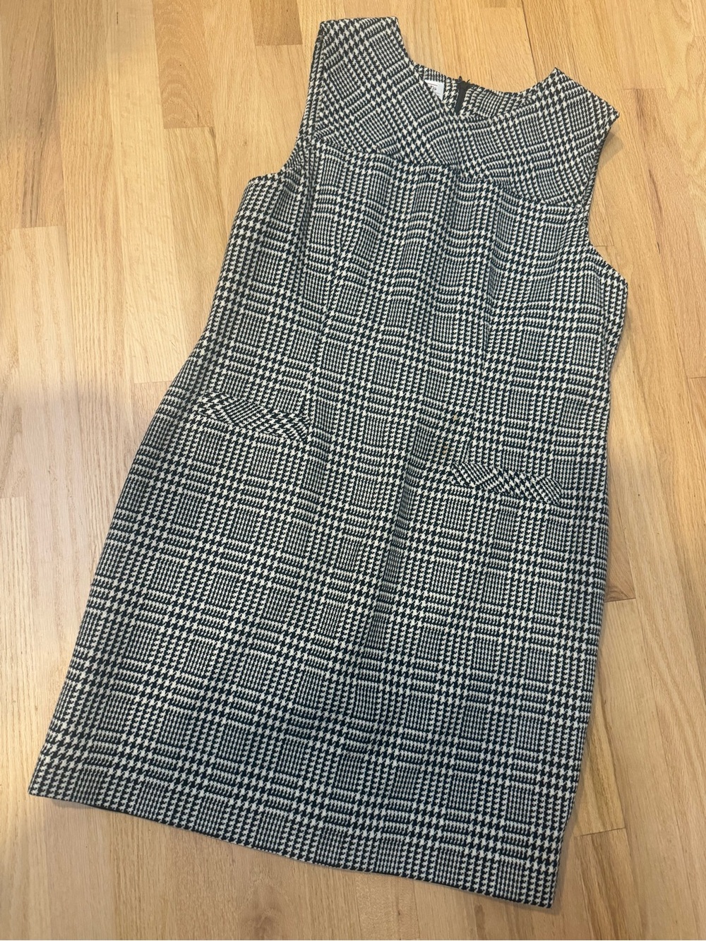 Talbots ~ Wool Sleeveless Black and White Plaid Shift Dress / Size 14P